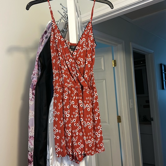 LOFT Romper - Picture 1 of 3